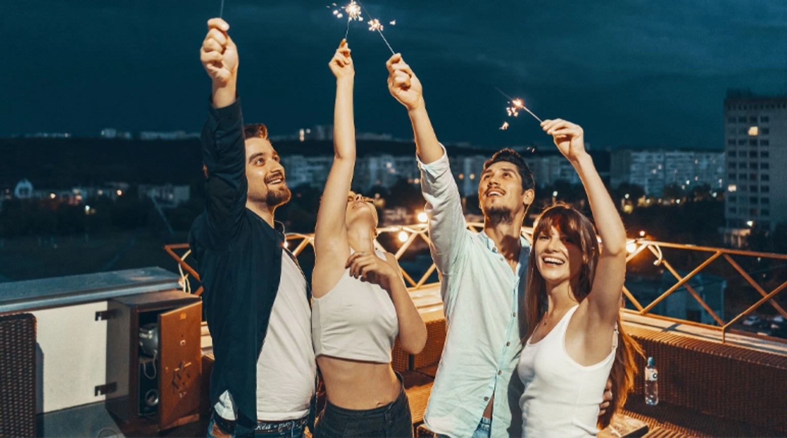 Frases de Año Nuevo 2024: los mejores saludos, postales, tarjetas y cadenas para compartir en WhatsApp, Facebook e Instagram